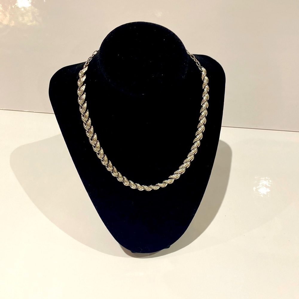 CORO signed vintage necklace